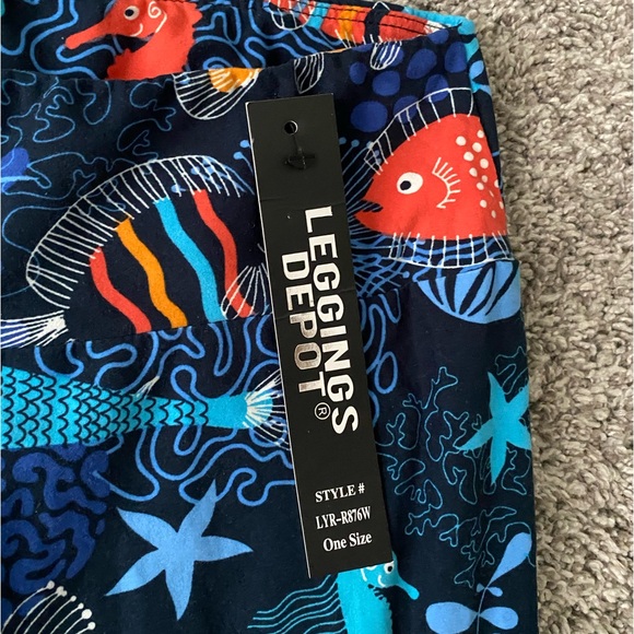 Ocean Fish Leggings - Picture 3 of 3